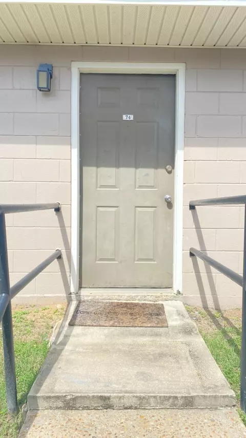 2241 W Pensacola St #74, Tallahassee, FL 32304
