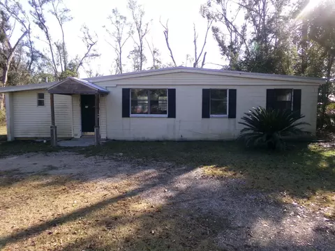 906 N Veterans Dr, Perry, FL 32347