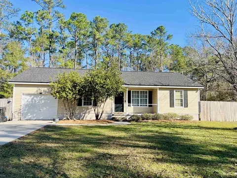 38 Greenleaf Ln, Crawfordville, FL 32327