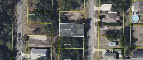 913 NE 6th St, Carrabelle, FL 32322