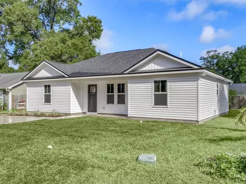 178 Broken Bow Trl, Crawfordville, FL 32327