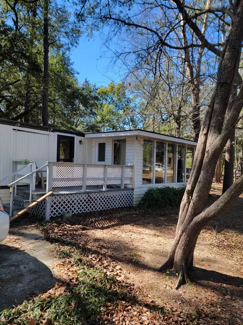 4610 Woodhaven Dr, Tallahassee, FL 32305