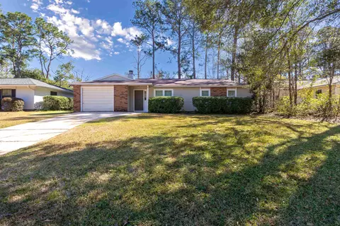 3221 W Baldwin Dr, Tallahassee, FL 32309