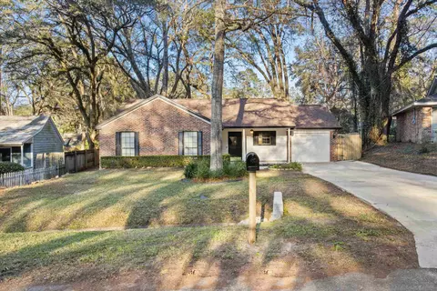 3704 Wood Hill Dr, Tallahassee, FL 32303