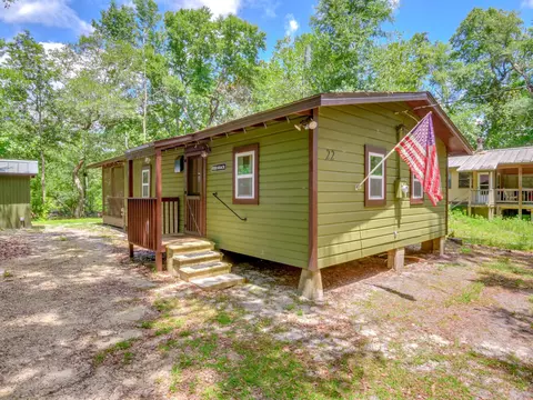 22 S Easy St, Sopchoppy, FL 32358