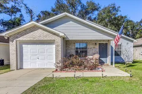 4518 Russells Pond Ln, Tallahassee, FL 32303