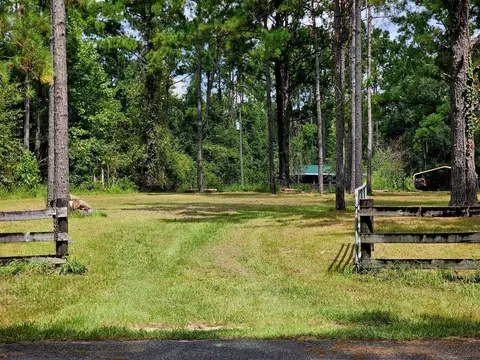 238 Winding Creek Ln, Quincy, FL 32351