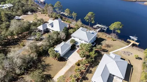 911 Sunset, Carrabelle, FL 32322 photo 10