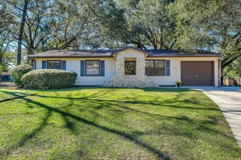 6124 Tall Pine Dr, Tallahassee, FL 32303
