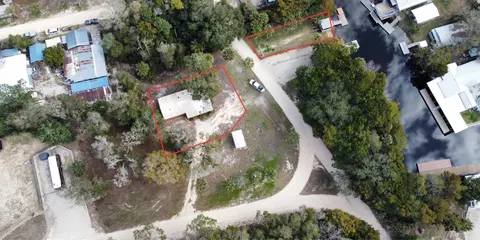 320 SE 15th St, Steinhatchee, FL 32359