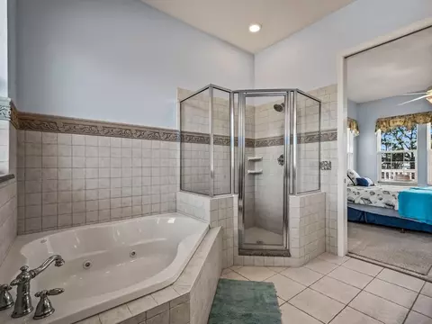 Bath - 360 Bald Point Rd, Alligator Point, FL 32346 photo 2 of 5