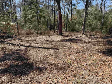 38 Choctaw Rd, Crawfordville, FL 32327