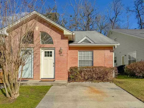2932 Cross Creek Ct, Tallahassee, FL 32301