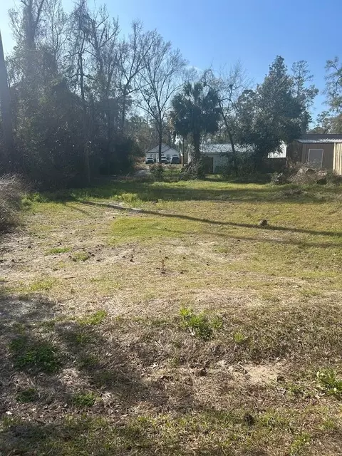 25 Shawnee Trl, Crawfordville, FL 32327