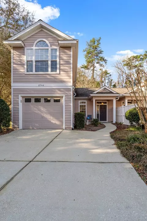 2744 Laurelwood Ln, Tallahassee, FL 32308