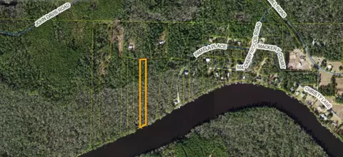 000 Pamela Pl, Sopchoppy, FL 32358