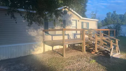 101 S Forest Dr, Midway, FL 32343 photo 1