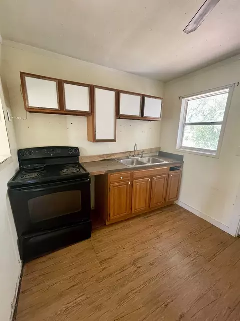 300 E Park St, Perry, FL 32348 photo 7