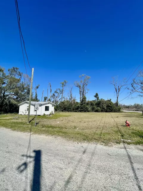 300 E Park St, Perry, FL 32348 photo 14