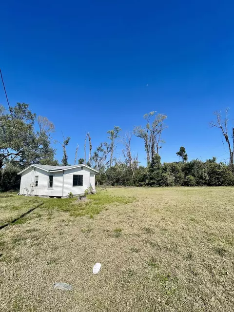 300 E Park St, Perry, FL 32348 photo 4