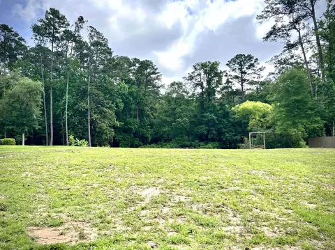 Doe Run Drive, Tallahassee, FL 32312