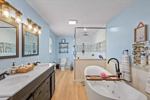 Bath - 503 Plantation Rd, Perry, FL 32348 photo 2 of 4
