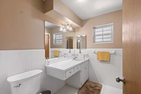Bath - 503 Plantation Rd, Perry, FL 32348 photo 3 of 4