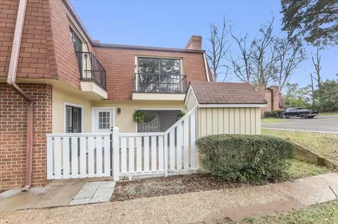 2965 N Shamrock Street D16 #D, Tallahassee, FL 32309
