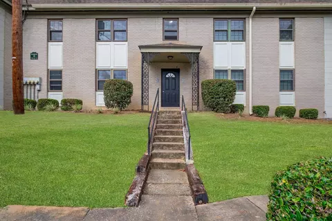 1951 N Meridian Rd #30, Tallahassee, FL 32303