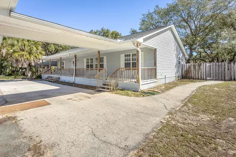 45 Monocoupe Cir, Ochlockonee Bay, FL 32346