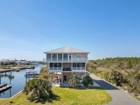 201 Harbour Pt, Crawfordville, FL 32327