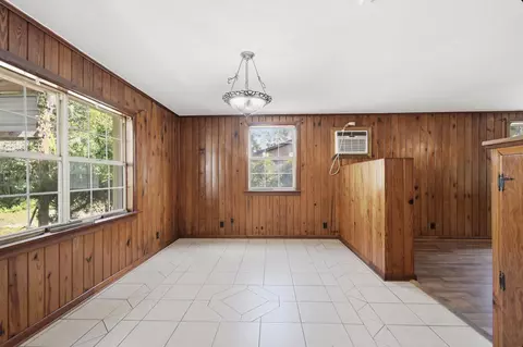 Living - 614 W Leon St, Perry, FL 32347 photo 4 of 5