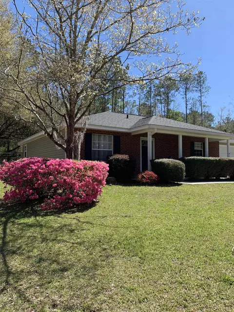 71 Shadow Oak Cir, Crawfordville, FL 32327