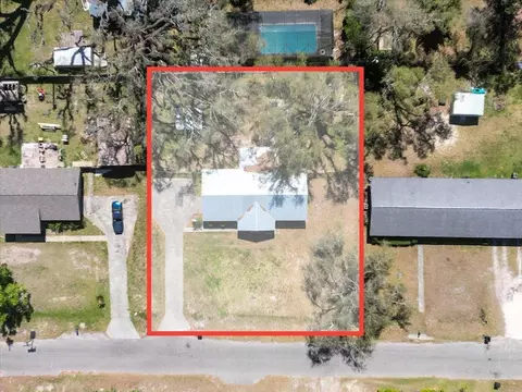 123 E Nancy St, Perry, FL 32347 photo 2