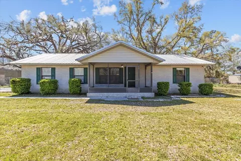 123 E Nancy St, Perry, FL 32347 photo 3