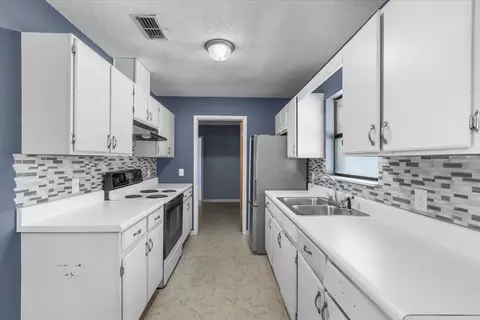 123 E Nancy St, Perry, FL 32347 photo 9