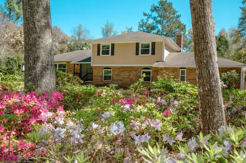 2325 Bourgogne Dr, Tallahassee, FL 32308