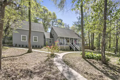 2899 Royal Oaks Dr, Tallahassee, FL 32309