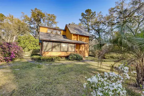 5009 Veterans Memorial Dr, Tallahassee, FL 32309