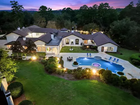 2000 Dogwood Hl, Tallahassee, FL 32308