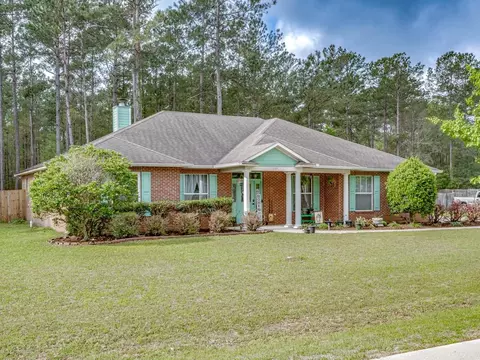 137 Parkside Cir, Crawfordville, FL 32327
