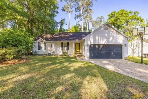 1777 Folkstone Rd, Tallahassee, FL 32312