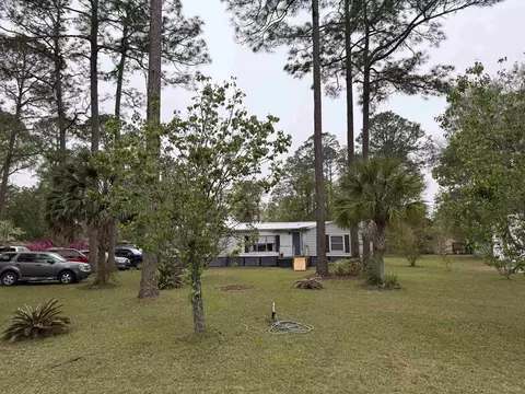18 Jane Dr, Crawfordville, FL 32327
