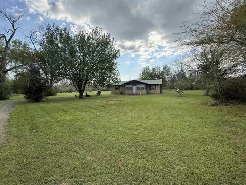 137 Wayside Farm Rd, Havana, FL 32333