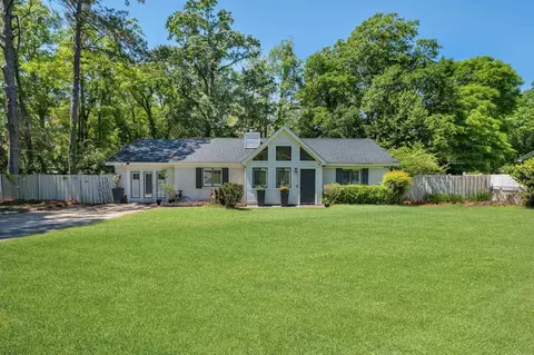 3046 Connector Dr, Tallahassee, FL 32303