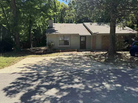 2185 Victory Garden Ln, Tallahassee, FL 32301