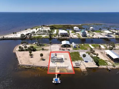 21096 Marina Rd, Perry, FL 32348