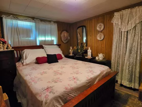 Bedroom - 423 NEmpress Tree Ave, Pinetta Madison County, FL 32350 photo 3 of 3