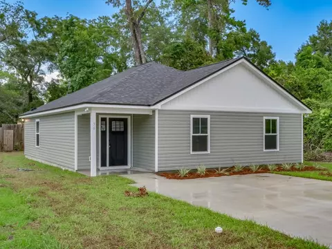 30 Pueblo Trl, Crawfordville, FL 32327