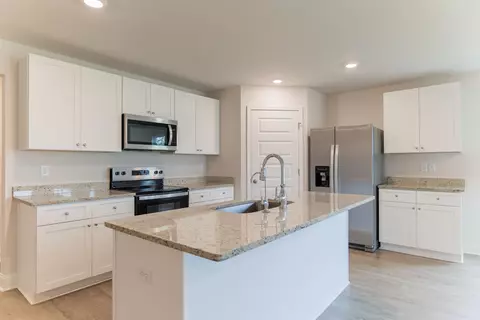Kitchen - 119 Pruitt Dr, Crawfordville, FL 32327 photo 2 of 6